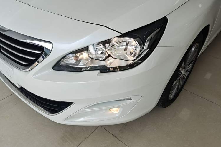 Used Peugeot 408 2016 1.6T Automatic Luxury Edition Left Front Headlight