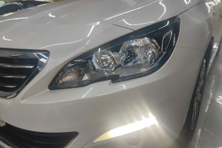 Used Peugeot 408 2016 1.6T Automatic Luxury Edition Left Front Headlight