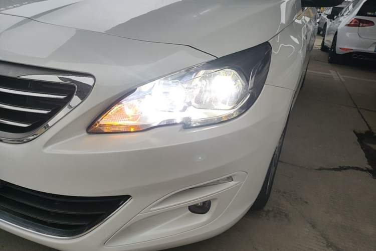 Used Peugeot 408 2016 1.6T Automatic Luxury Edition Left Front Headlight