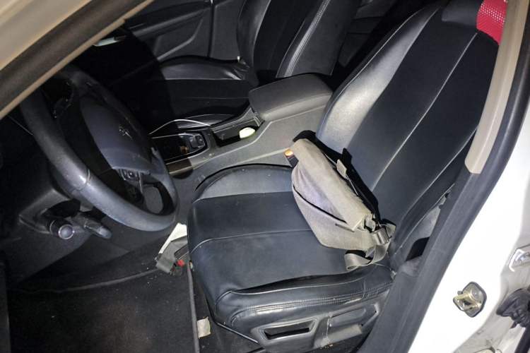 Used Peugeot 408 2016 1.6T Automatic Luxury Edition Left Front Seat