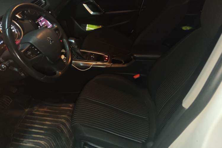Used Peugeot 408 2016 1.6T Automatic Luxury Edition Left Front Seat