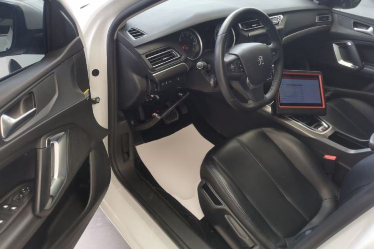Used Peugeot 408 2016 1.6T Automatic Luxury Edition Left Front Seat