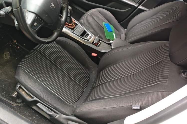 Used Peugeot 408 2016 1.6T Automatic Luxury Edition Left Front Seat