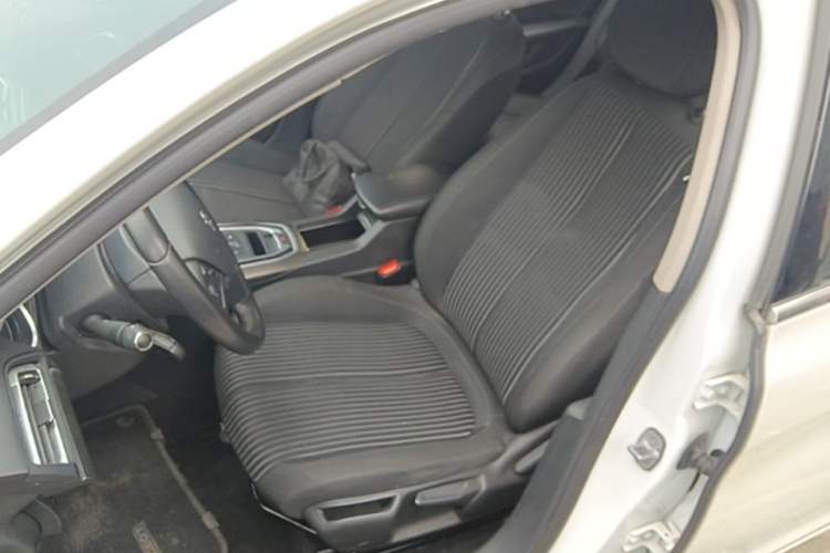 Used Peugeot 408 2016 1.6T Automatic Luxury Edition Left Front Seat