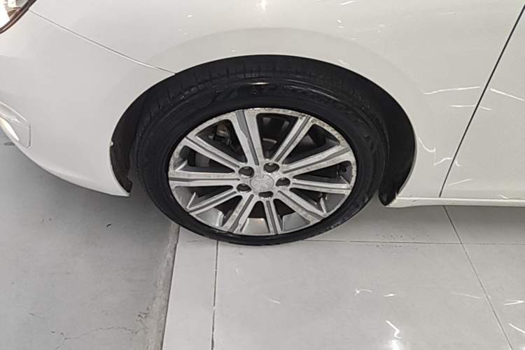 Used Peugeot 408 2016 1.6T Automatic Luxury Edition Left Front Wheel Hub