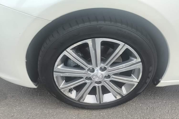 Used Peugeot 408 2016 1.6T Automatic Luxury Edition Left Front Wheel Hub