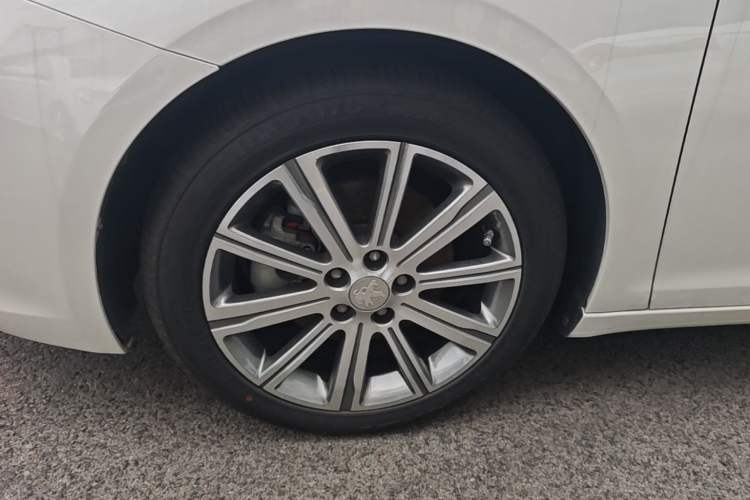 Used Peugeot 408 2016 1.6T Automatic Luxury Edition Left Front Wheel Hub