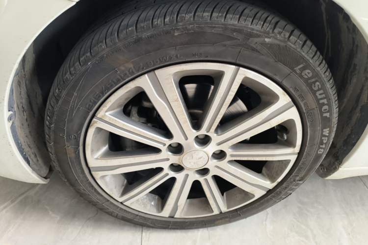 Used Peugeot 408 2016 1.6T Automatic Luxury Edition Left Front Wheel Hub