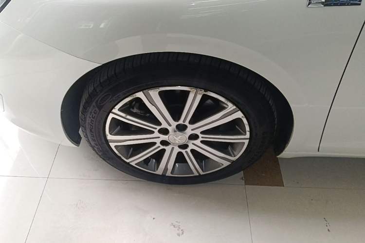 Used Peugeot 408 2016 1.6T Automatic Luxury Edition Left Front Wheel Hub
