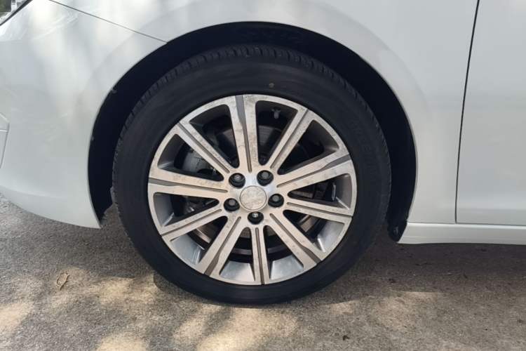 Used Peugeot 408 2016 1.6T Automatic Luxury Edition Left Front Wheel Hub
