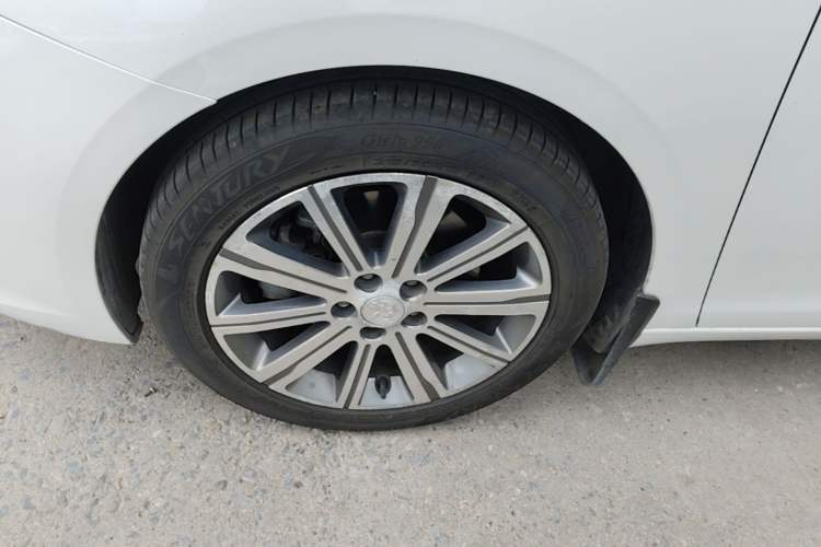 Used Peugeot 408 2016 1.6T Automatic Luxury Edition Left Front Wheel Hub