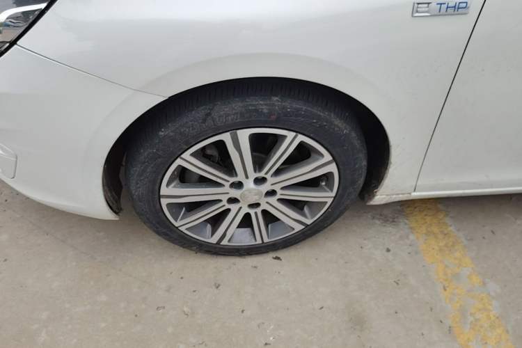 Used Peugeot 408 2016 1.6T Automatic Luxury Edition Left Front Wheel Hub
