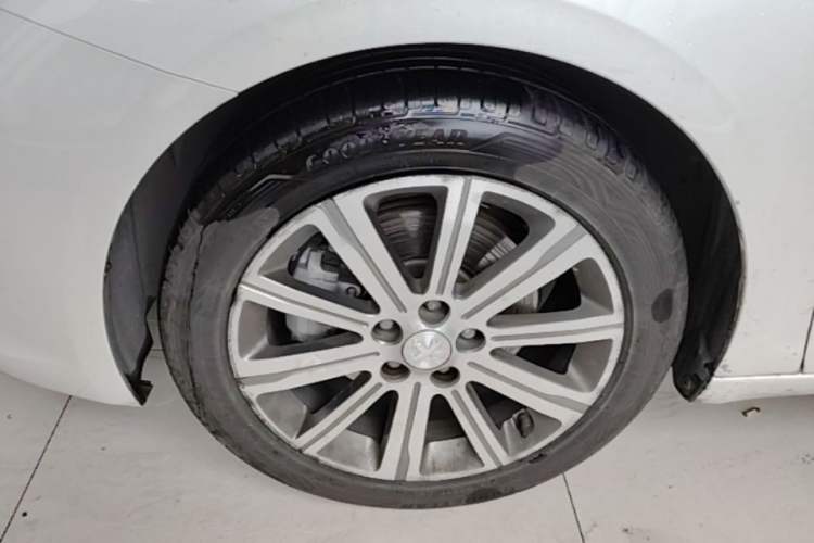 Used Peugeot 408 2016 1.6T Automatic Luxury Edition Left Front Wheel Hub