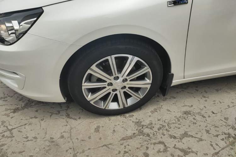 Used Peugeot 408 2016 1.6T Automatic Luxury Edition Left Front Wheel Hub