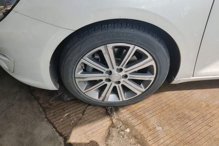 Used Peugeot 408 2016 1.6T Automatic Luxury Edition Left Front Wheel Hub