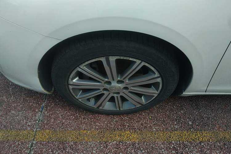 Used Peugeot 408 2016 1.6T Automatic Luxury Edition Left Front Wheel Hub