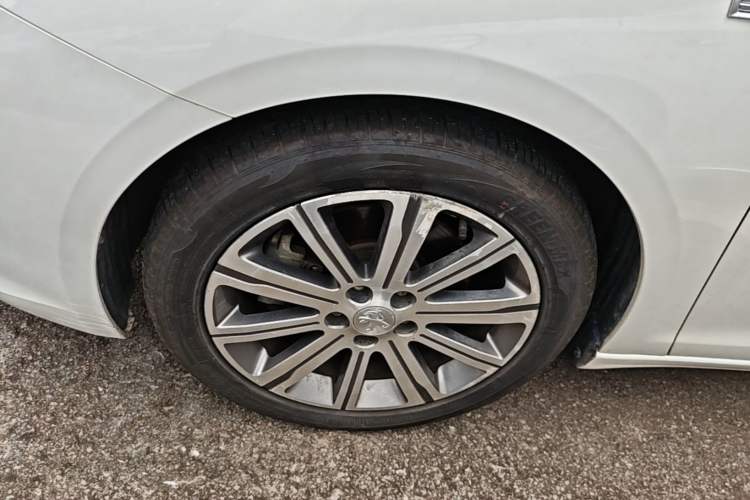 Used Peugeot 408 2016 1.6T Automatic Luxury Edition Left Front Wheel Hub