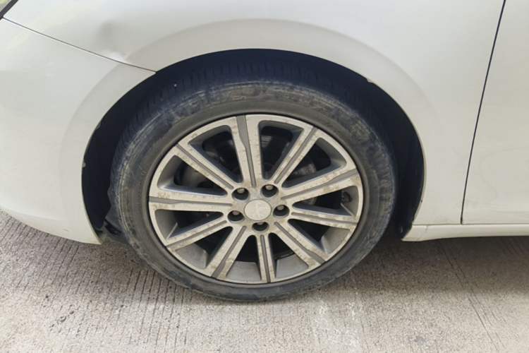 Used Peugeot 408 2016 1.6T Automatic Luxury Edition Left Front Wheel Hub