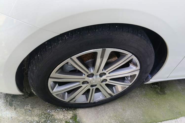 Used Peugeot 408 2016 1.6T Automatic Luxury Edition Left Front Wheel Hub
