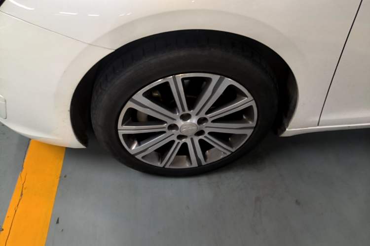 Used Peugeot 408 2016 1.6T Automatic Luxury Edition Left Front Wheel Hub