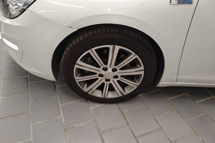 Used Peugeot 408 2016 1.6T Automatic Luxury Edition Left Front Wheel Hub