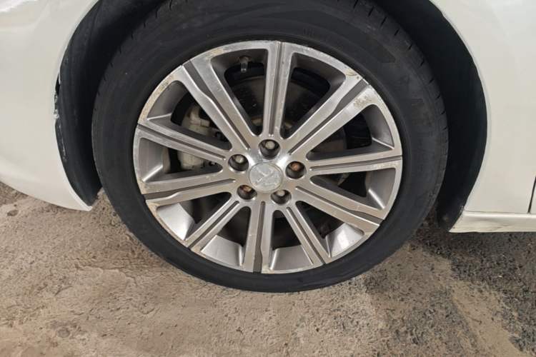 Used Peugeot 408 2016 1.6T Automatic Luxury Edition Left Front Wheel Hub