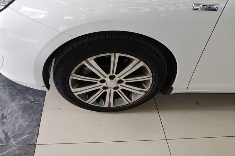 Used Peugeot 408 2016 1.6T Automatic Luxury Edition Left Front Wheel Hub