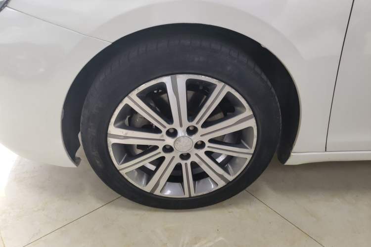 Used Peugeot 408 2016 1.6T Automatic Luxury Edition Left Front Wheel Hub