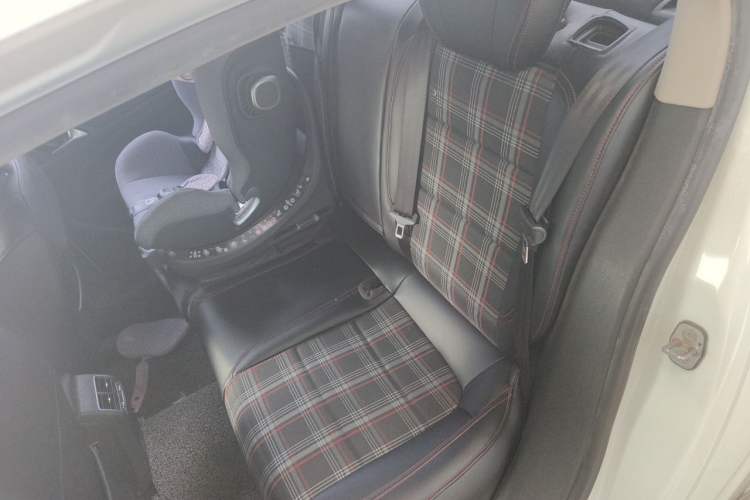 Used Peugeot 408 2016 1.6T Automatic Luxury Edition Left Rear Seat