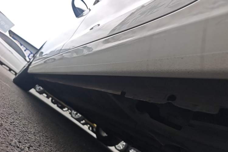 Used Peugeot 408 2016 1.6T Automatic Luxury Edition Left Side Sill