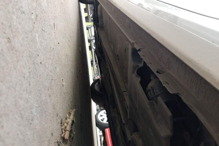 Used Peugeot 408 2016 1.6T Automatic Luxury Edition Left Side Sill