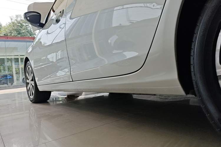 Used Peugeot 408 2016 1.6T Automatic Luxury Edition Left Side Sill