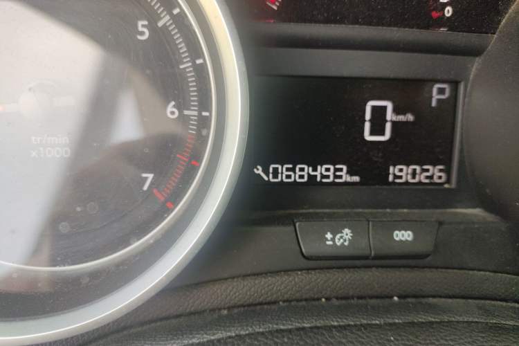 Used Peugeot 408 2016 1.6T Automatic Luxury Edition Odometer Close Up