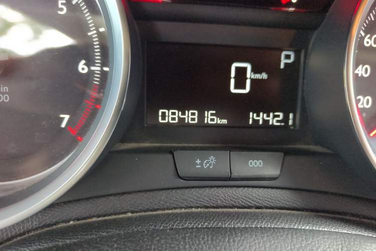 Used Peugeot 408 2016 1.6T Automatic Luxury Edition Odometer Close Up
