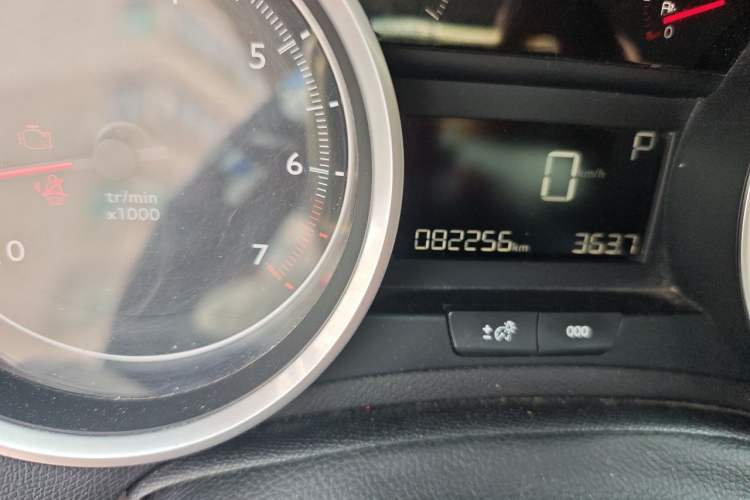 Used Peugeot 408 2016 1.6T Automatic Luxury Edition Odometer Close Up