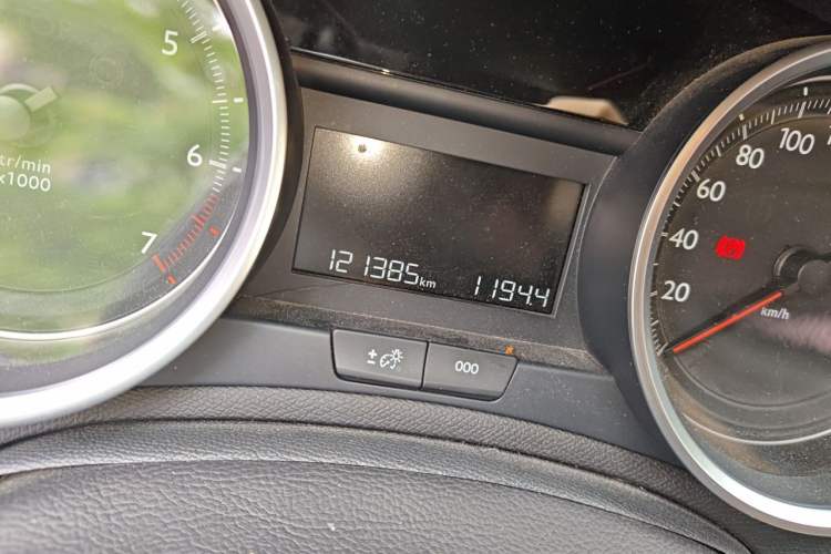 Used Peugeot 408 2016 1.6T Automatic Luxury Edition Odometer Close Up