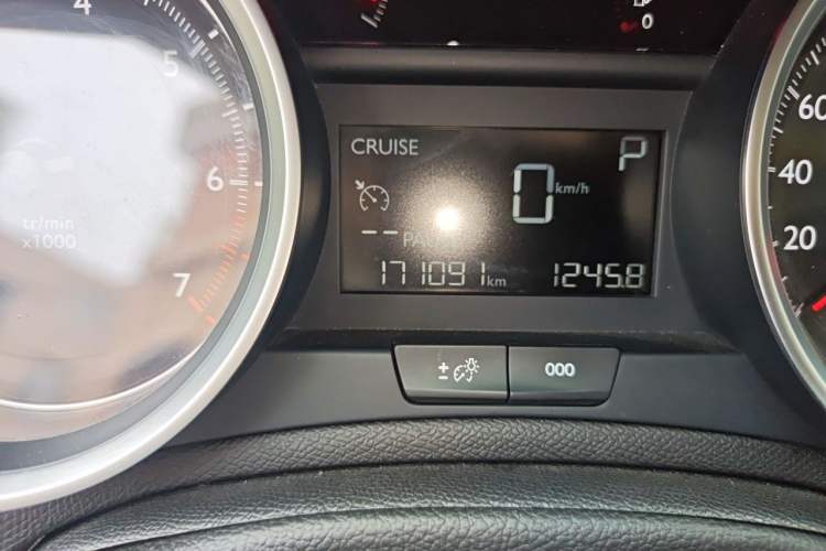 Used Peugeot 408 2016 1.6T Automatic Luxury Edition Odometer Close Up