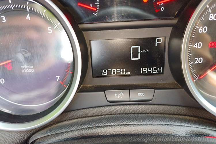 Used Peugeot 408 2016 1.6T Automatic Luxury Edition Odometer Close Up