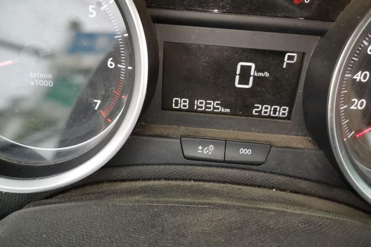 Used Peugeot 408 2016 1.6T Automatic Luxury Edition Odometer Close Up