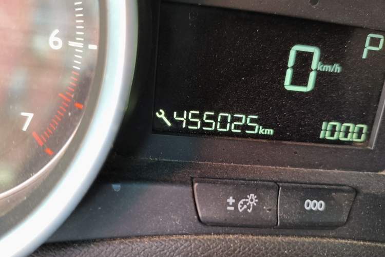 Used Peugeot 408 2016 1.6T Automatic Luxury Edition Odometer Close Up