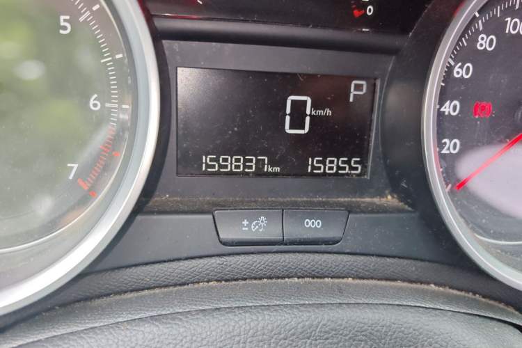 Used Peugeot 408 2016 1.6T Automatic Luxury Edition Odometer Close Up