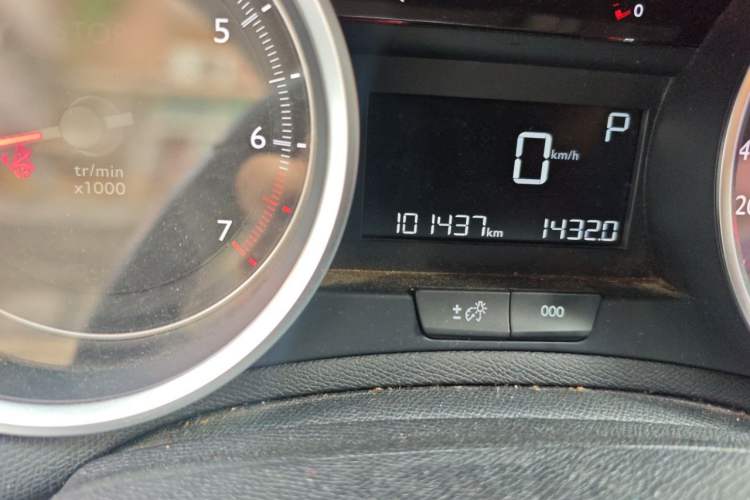 Used Peugeot 408 2016 1.6T Automatic Luxury Edition Odometer Close Up