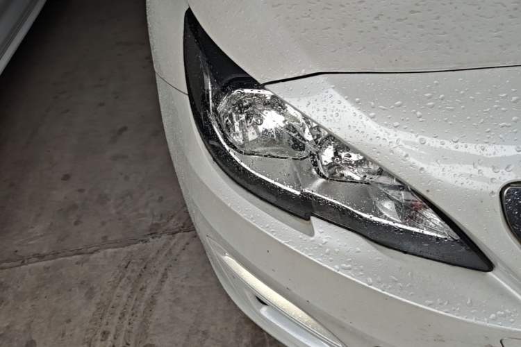 Used Peugeot 408 2016 1.6T Automatic Luxury Edition Right Front Headlight
