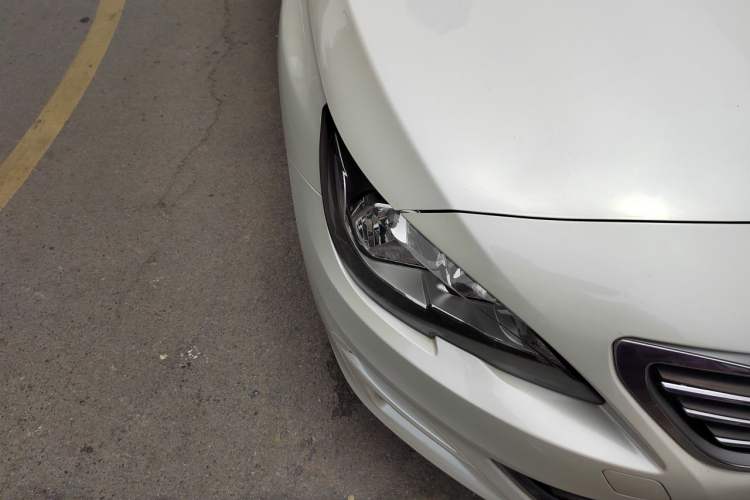 Used Peugeot 408 2016 1.6T Automatic Luxury Edition Right Front Headlight