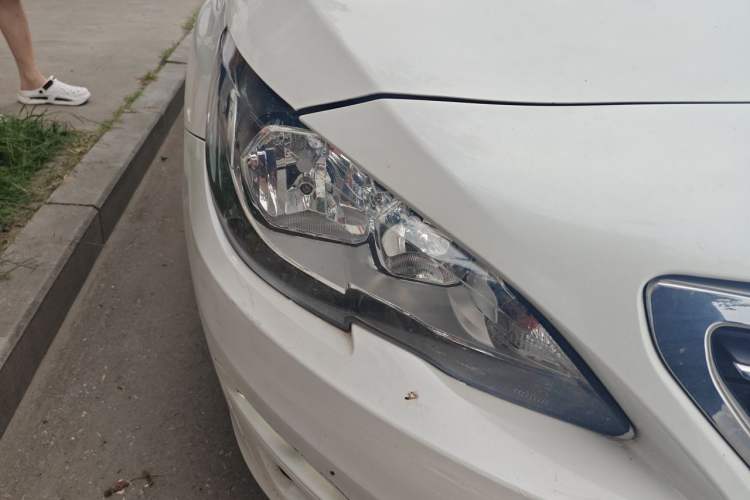 Used Peugeot 408 2016 1.6T Automatic Luxury Edition Right Front Headlight