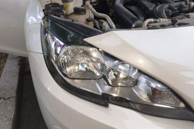 Used Peugeot 408 2016 1.6T Automatic Luxury Edition Right Front Headlight