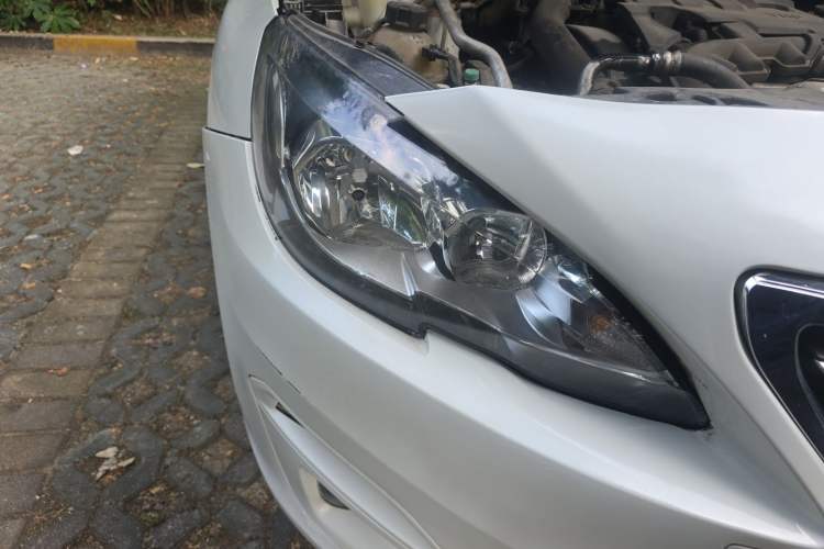 Used Peugeot 408 2016 1.6T Automatic Luxury Edition Right Front Headlight