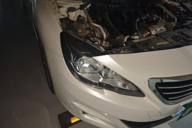 Used Peugeot 408 2016 1.6T Automatic Luxury Edition Right Front Headlight