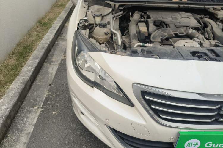 Used Peugeot 408 2016 1.6T Automatic Luxury Edition Right Front Headlight
