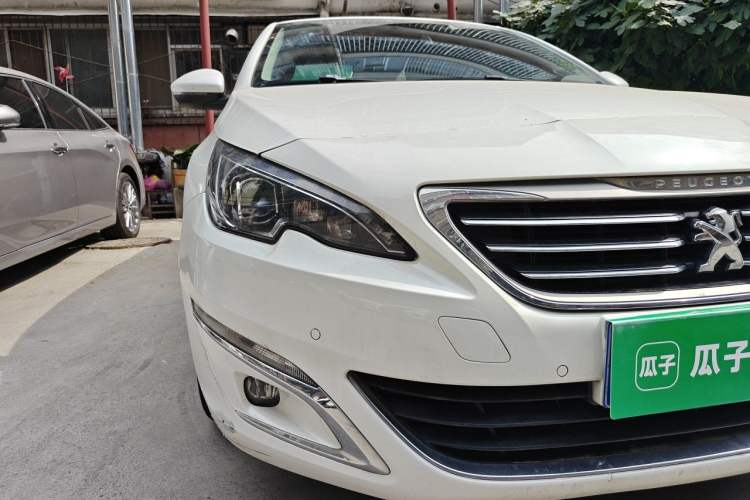 Used Peugeot 408 2016 1.6T Automatic Luxury Edition Right Front Headlight